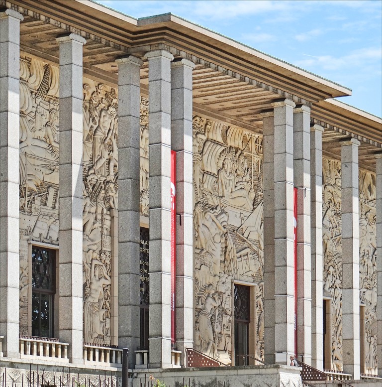 Réaménagement des espaces publics du rez-de-chaussée du Palais de la Porte